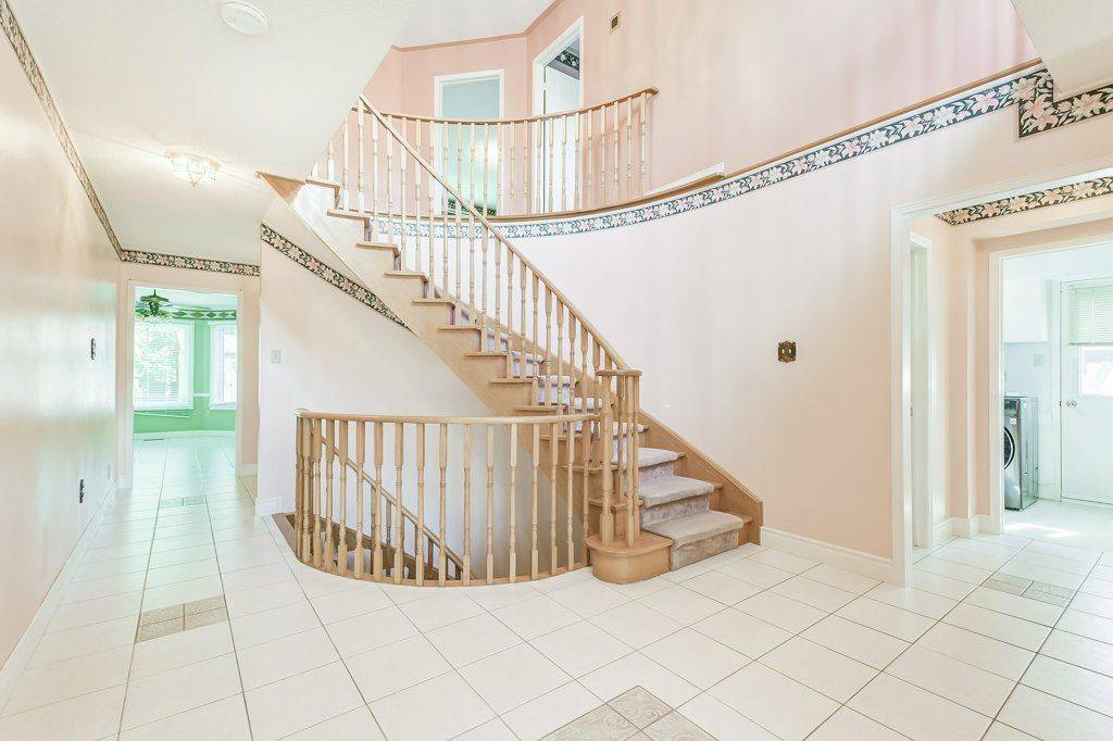 Oakville, ON L6H 4W6,459 Glenashton DR