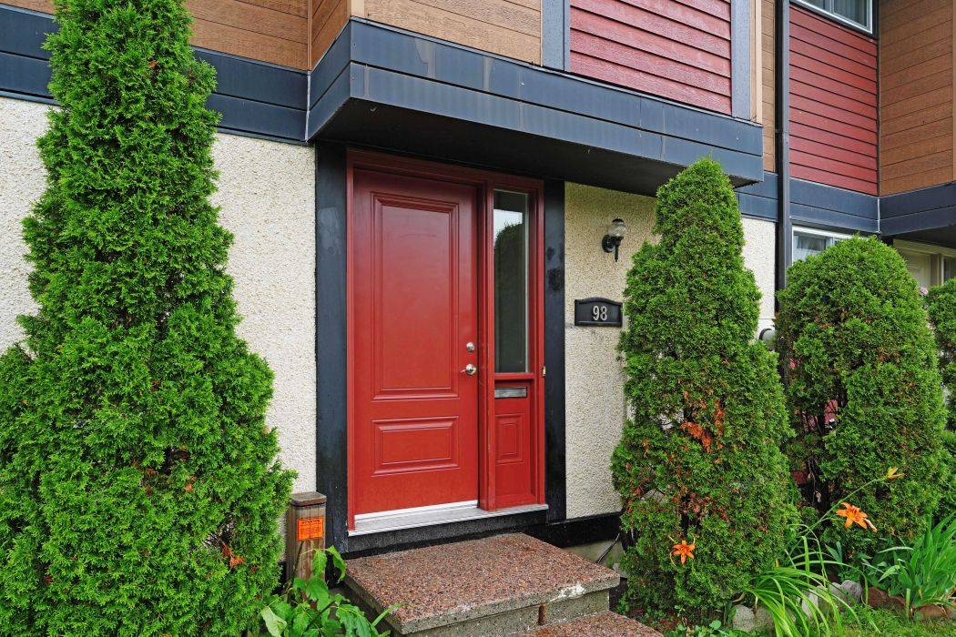 Kanata, ON K2L 2A4,98 McClintock WAY