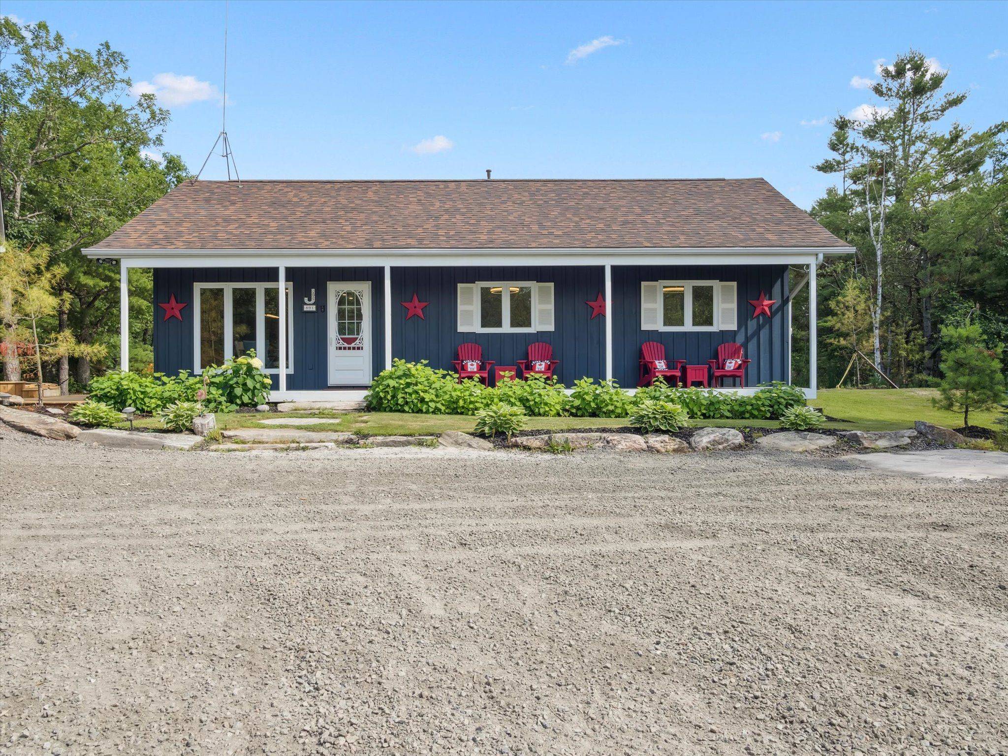 Gravenhurst, ON P1P 0E2,891 Peninsula RD
