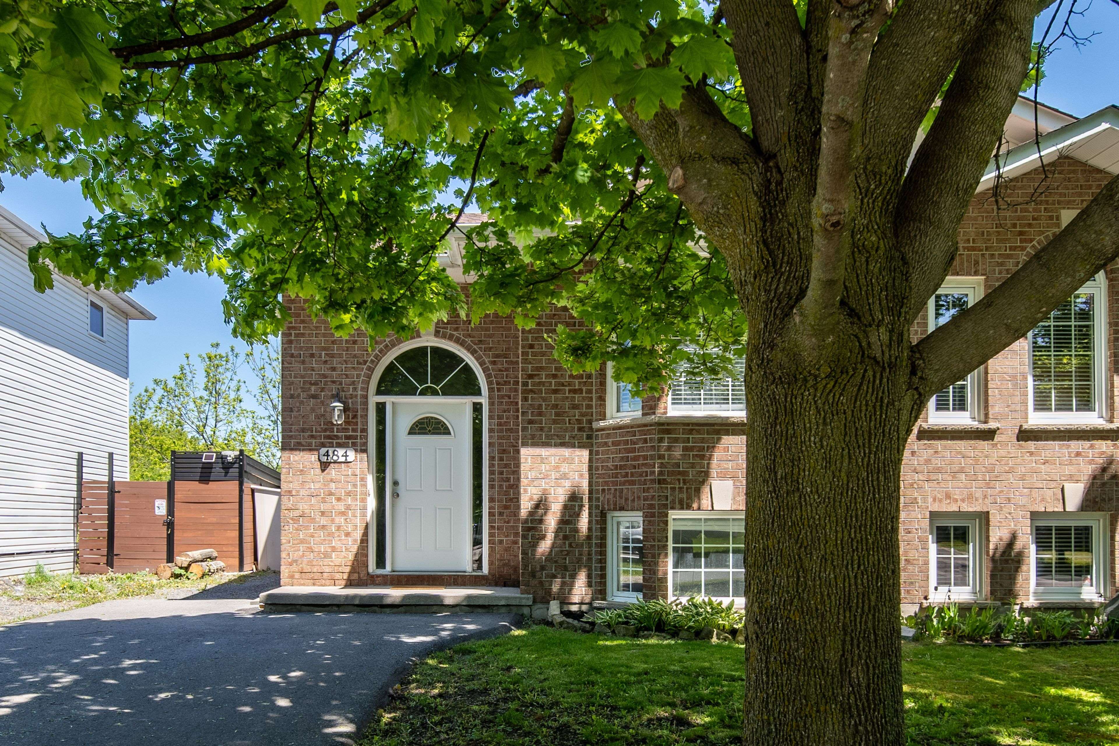 Kingston, ON K7M 8W8,484 Grandtrunk AVE