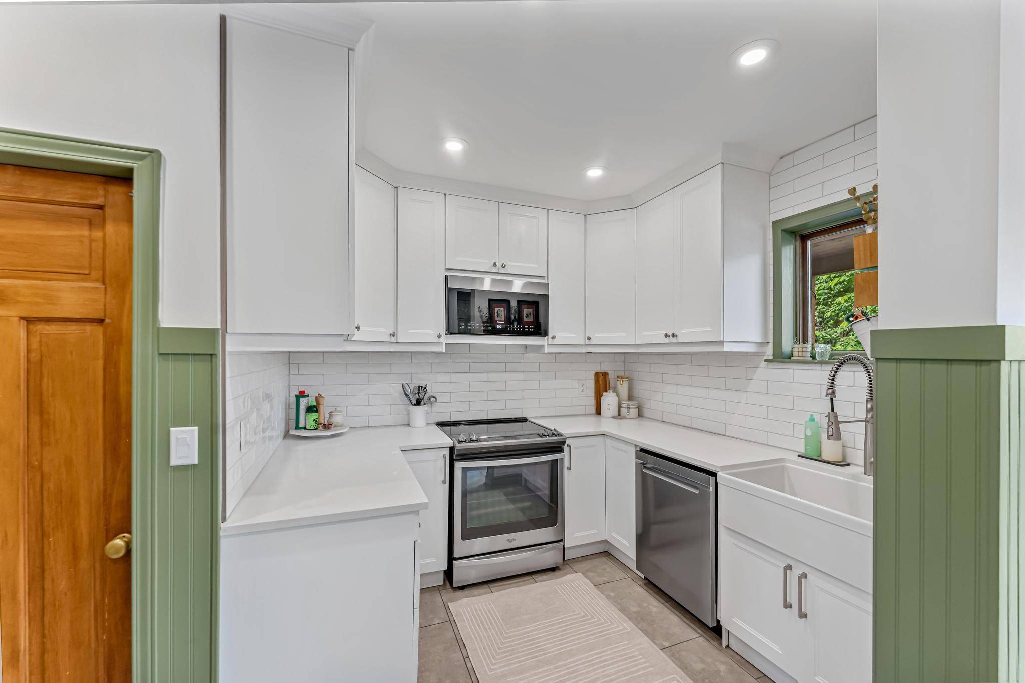 Hamilton, ON L8M 2J1,37 Burris ST