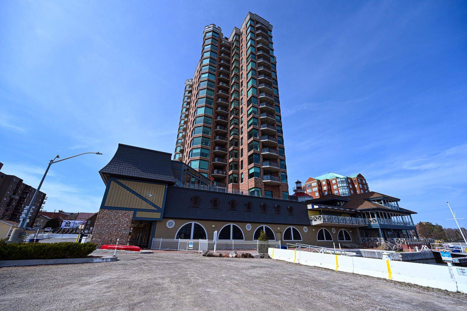 15 St Andrew ST #1504, Brockville, ON K6V 0B8