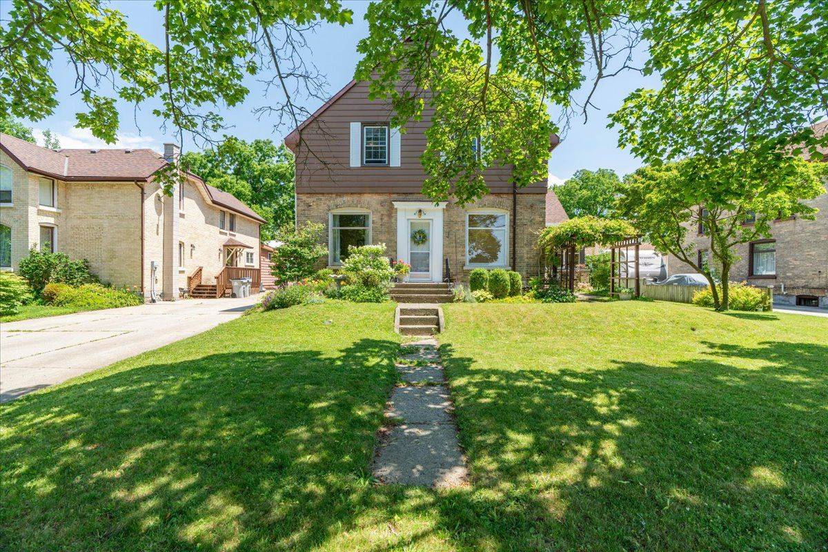Lambton Shores, ON N0N 1J0,15 Albert ST