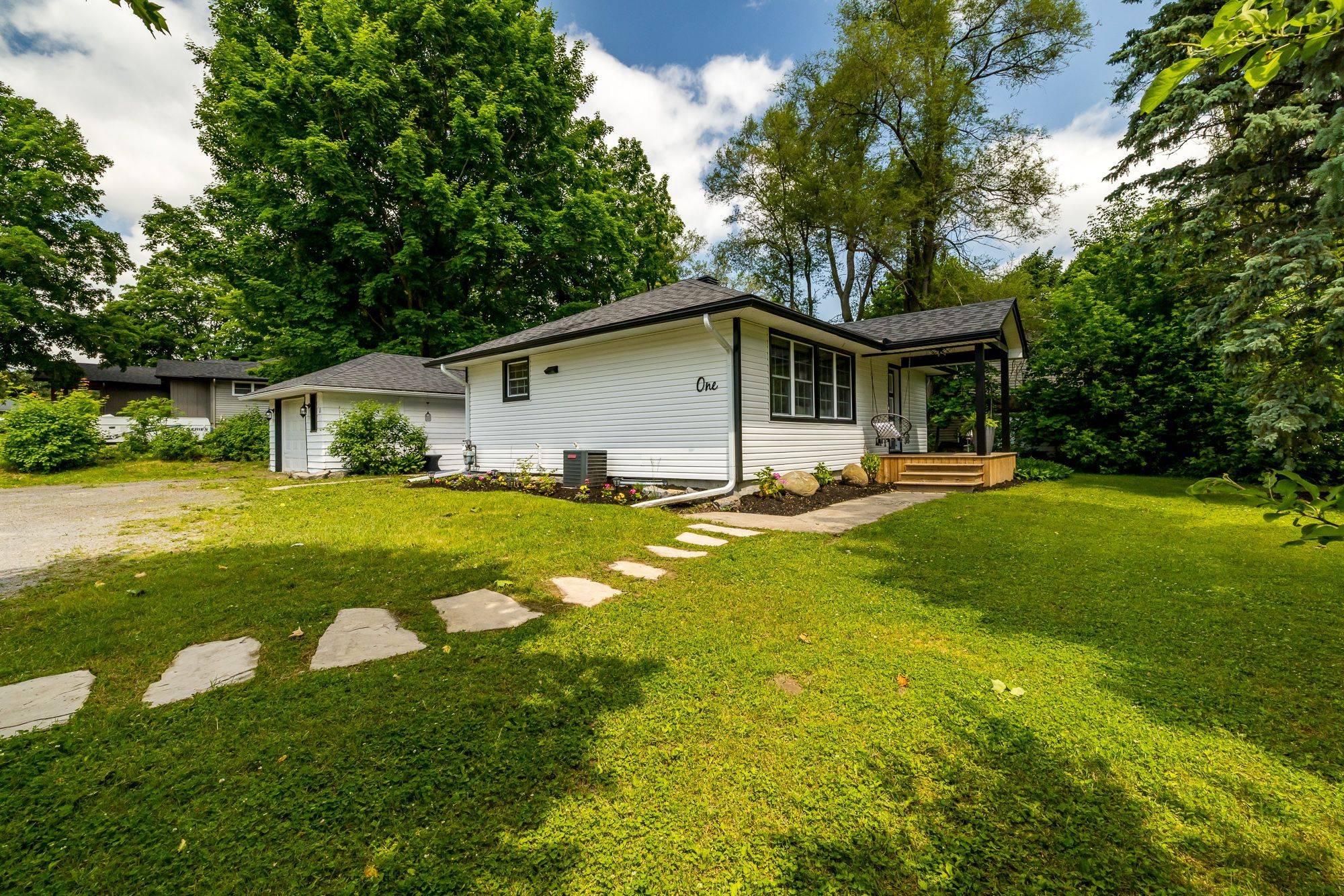 Stittsville - Munster - Richmond, ON K2S 1P8,1 PORTER ST