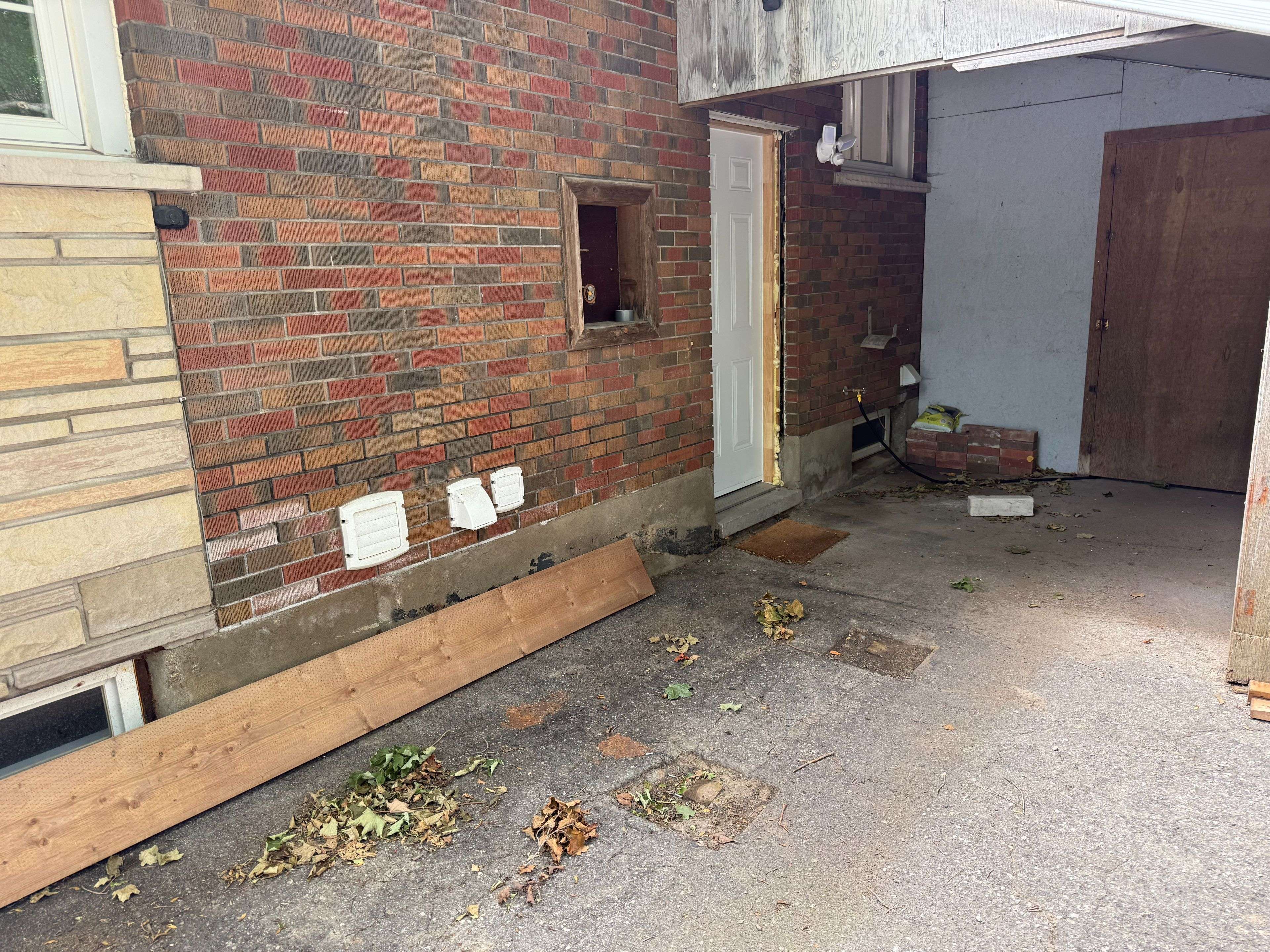 Guelph, ON N1H 1K1,115 Speedvale AVE W #Basement