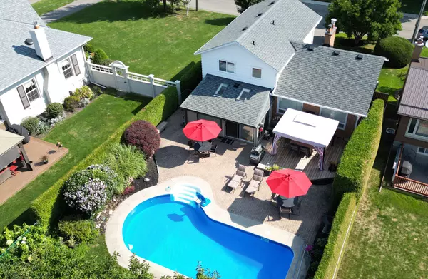 Whitby, ON L1N 4T6,524 Centre ST N