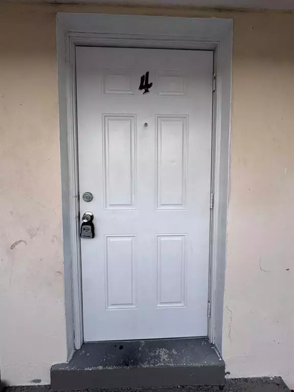 405 6th Ave #4, Lake Worth Beach, FL 33460