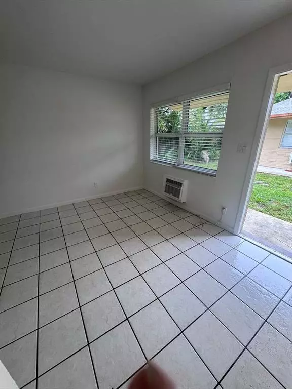 Fort Lauderdale, FL 33312,916 SW 15th Ter #D