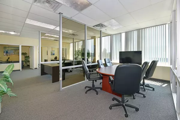 Richmond Hill, ON L4B 3B2,70 East Beaver Creek RD #203