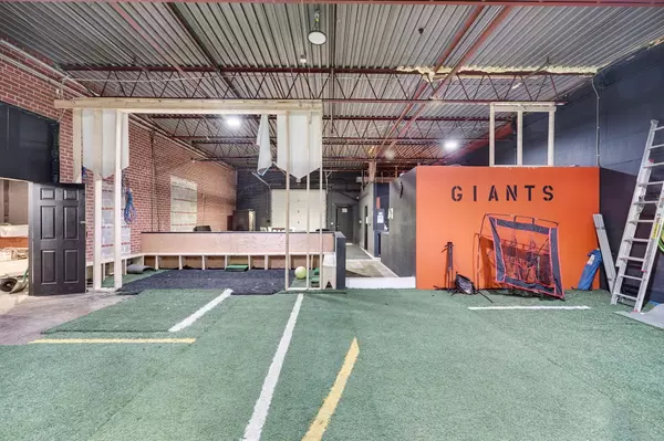 Toronto W10, ON M9W 4N3,55 Brydon DR #2