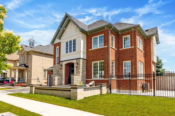 Brampton, ON L6Y 5Z5,102 Monkton CIR