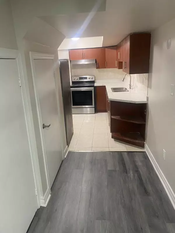 70 Vanwood CRES, Brampton, ON L6P 2X3