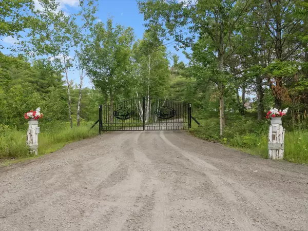 Gravenhurst, ON P1P 0E2,891 Peninsula RD