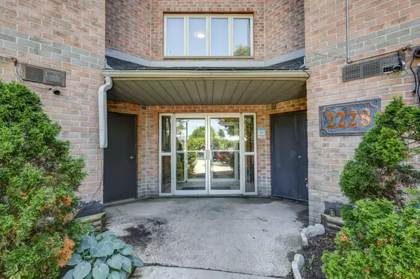London East, ON N5V 4J8,2228 Trafalgar ST #111