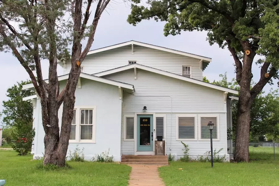 610 W 6th, Cisco, TX 76437