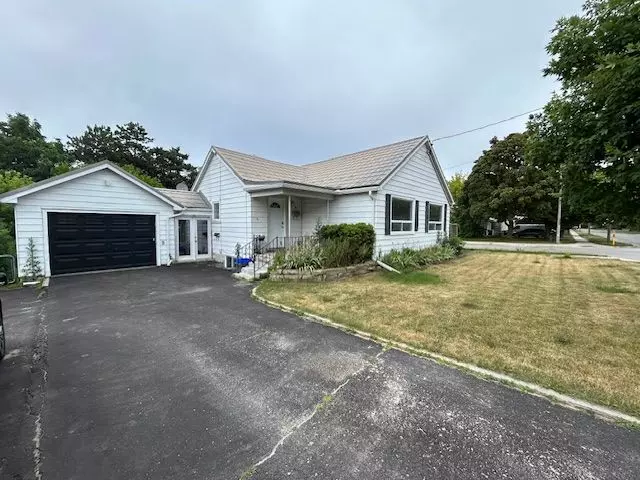 121 Cumberland ST, Barrie, ON L4N 2P8