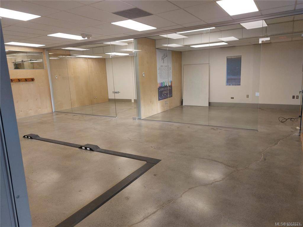 Victoria, BC V8W 1H8,838 Fort St #220