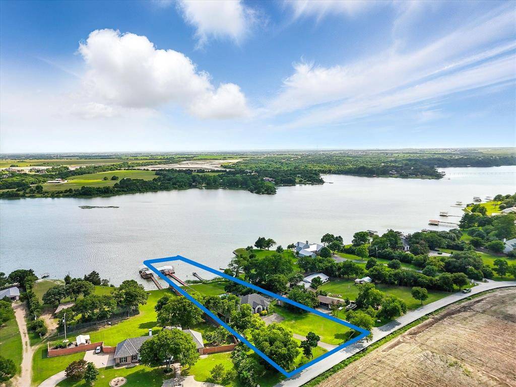 Waxahachie, TX 75165,155 Lakeshore Drive