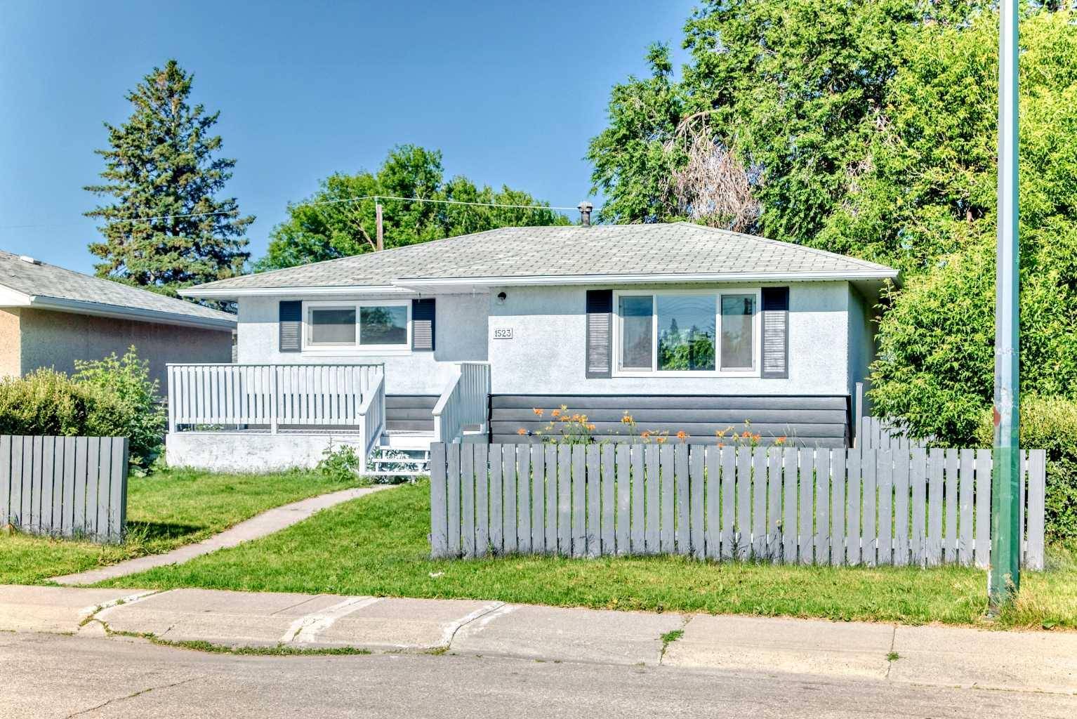Calgary, AB T2A 1R8,1523 48 ST Southeast