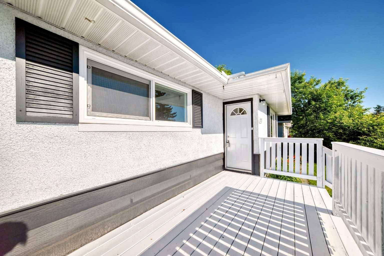Calgary, AB T2A 1R8,1523 48 ST Southeast