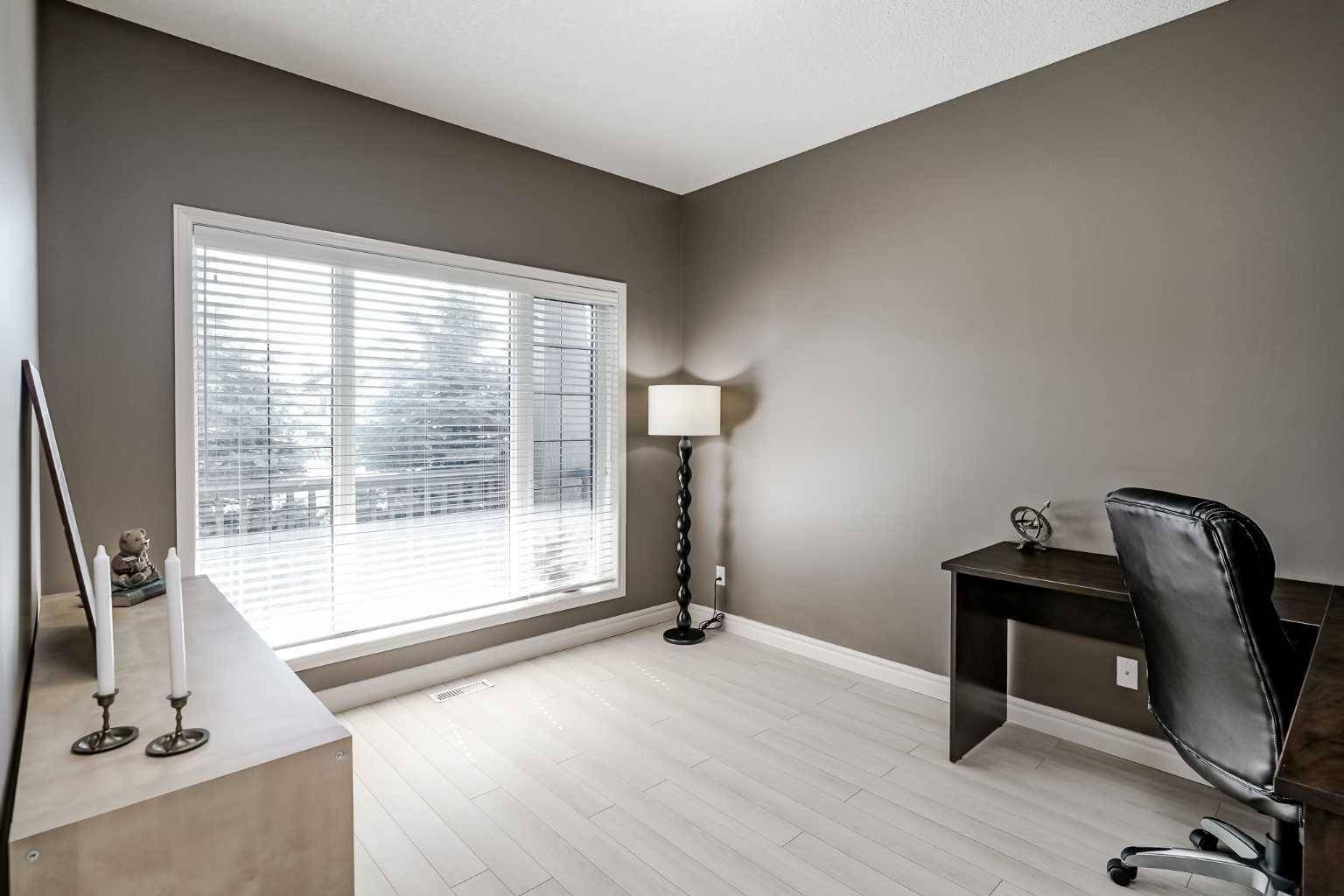 Langdon, AB T0J 1X2,9 Dain PL North