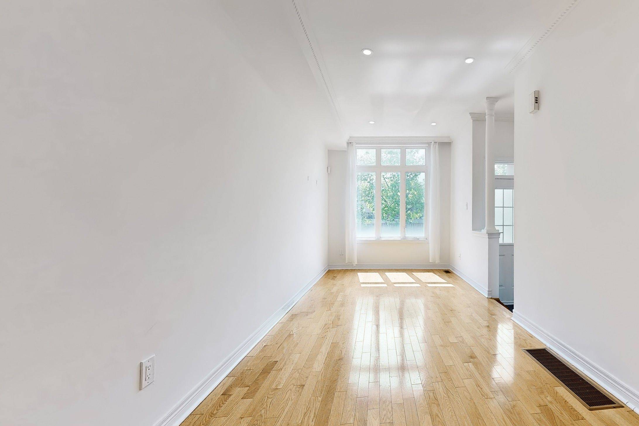 Toronto C07, ON M2M 4M4,19 English Garden WAY