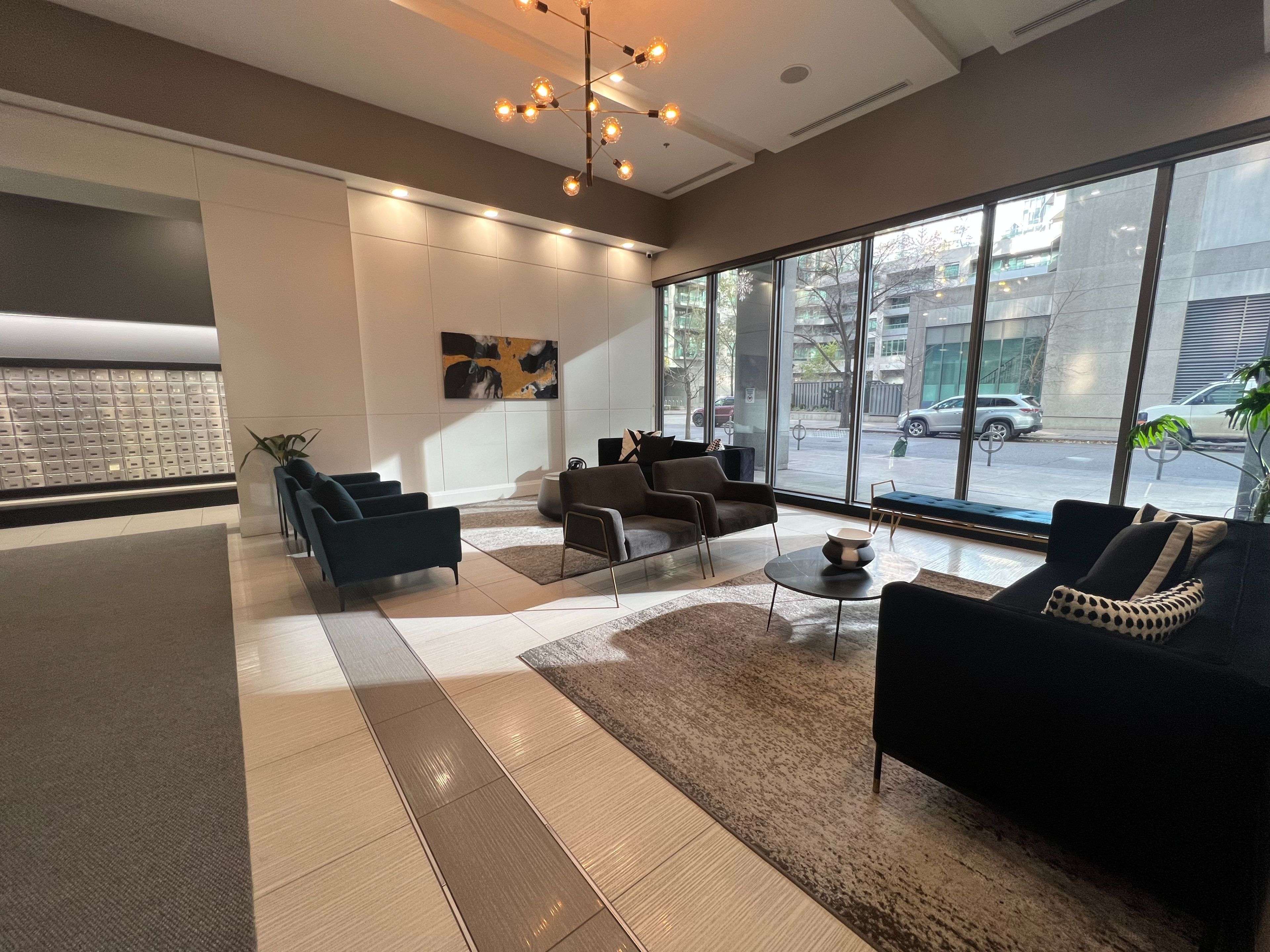 Toronto C01, ON M5J 3A3,19 Grand Trunk CRES #3508