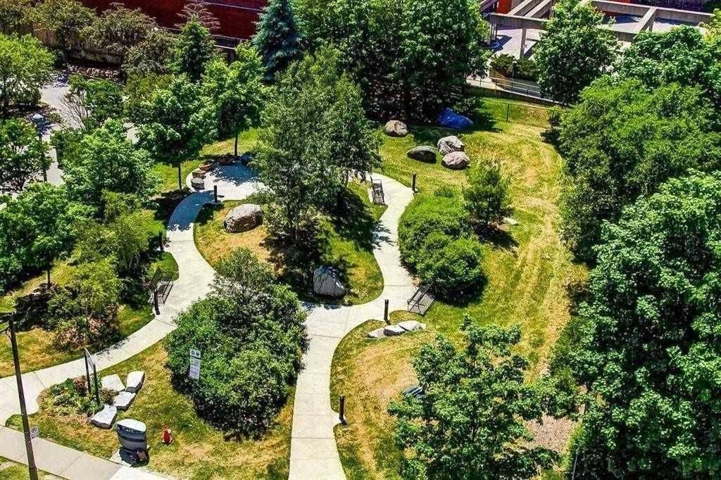 Toronto C15, ON M2K 0E9,7 Kenaston GDNS #313