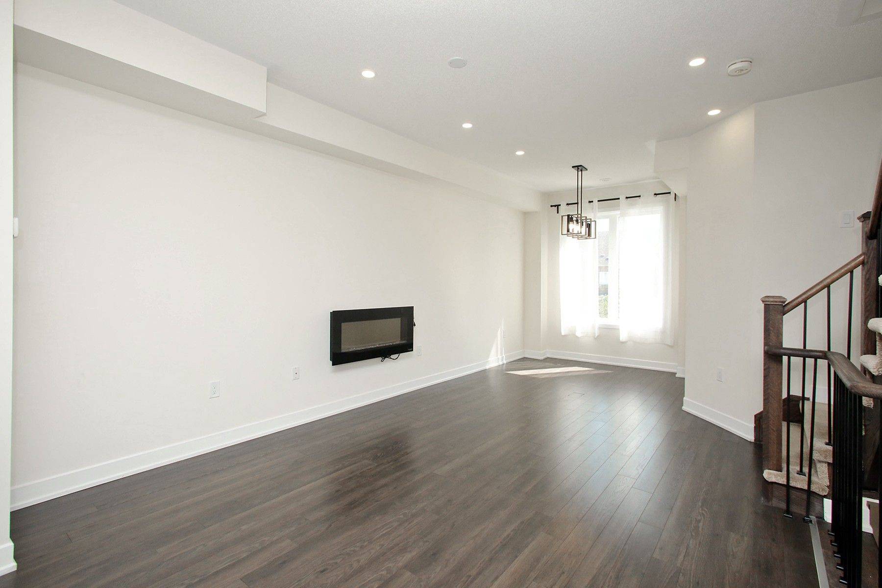 Whitby, ON L1R 0N8,23 Donald Fleming WAY #60