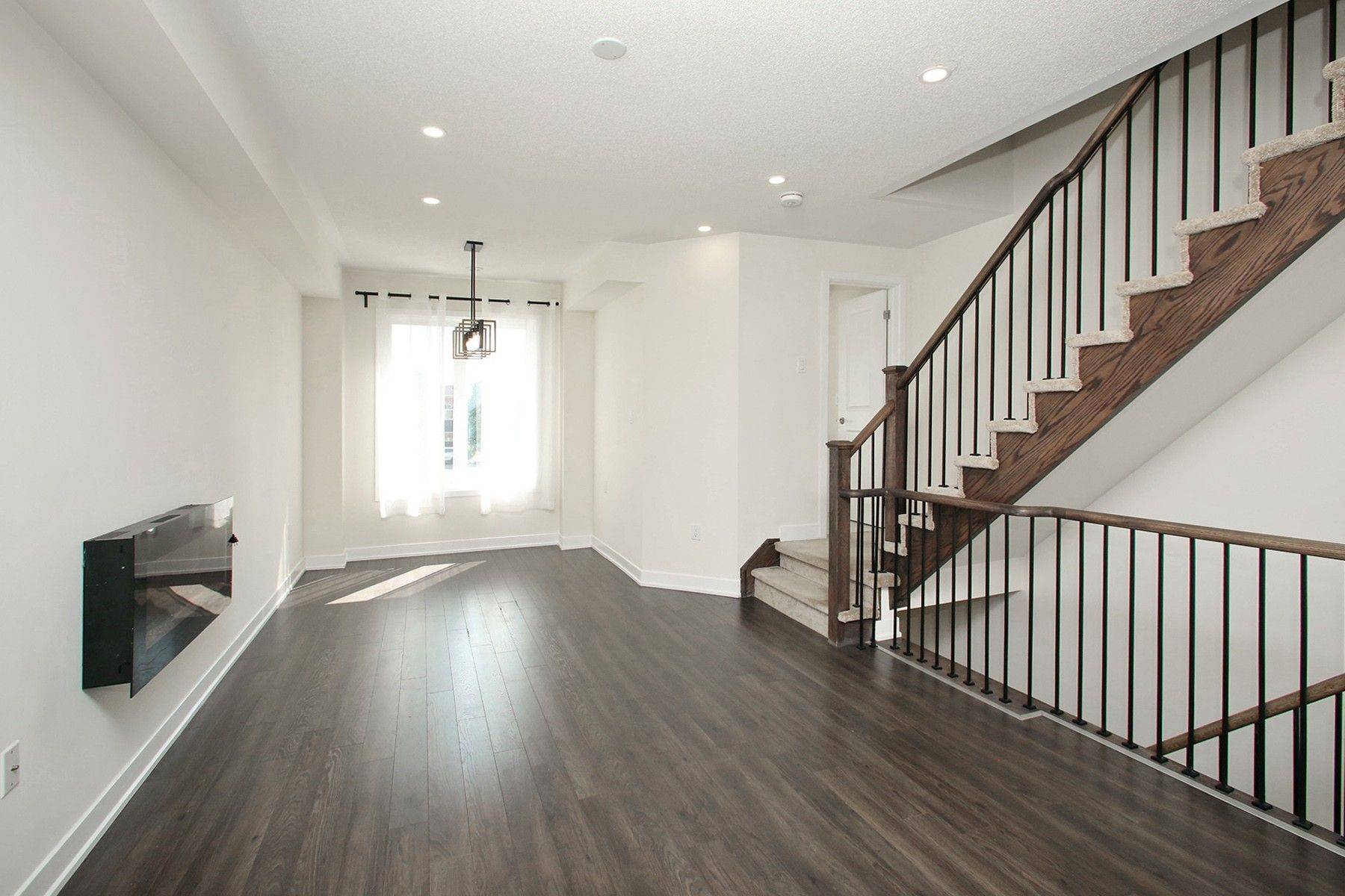 Whitby, ON L1R 0N8,23 Donald Fleming WAY #60