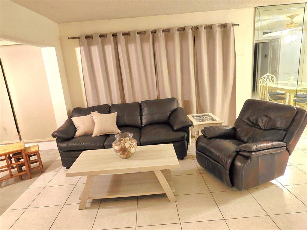 Pompano Beach, FL 33062,3211 NE 8th St #301D