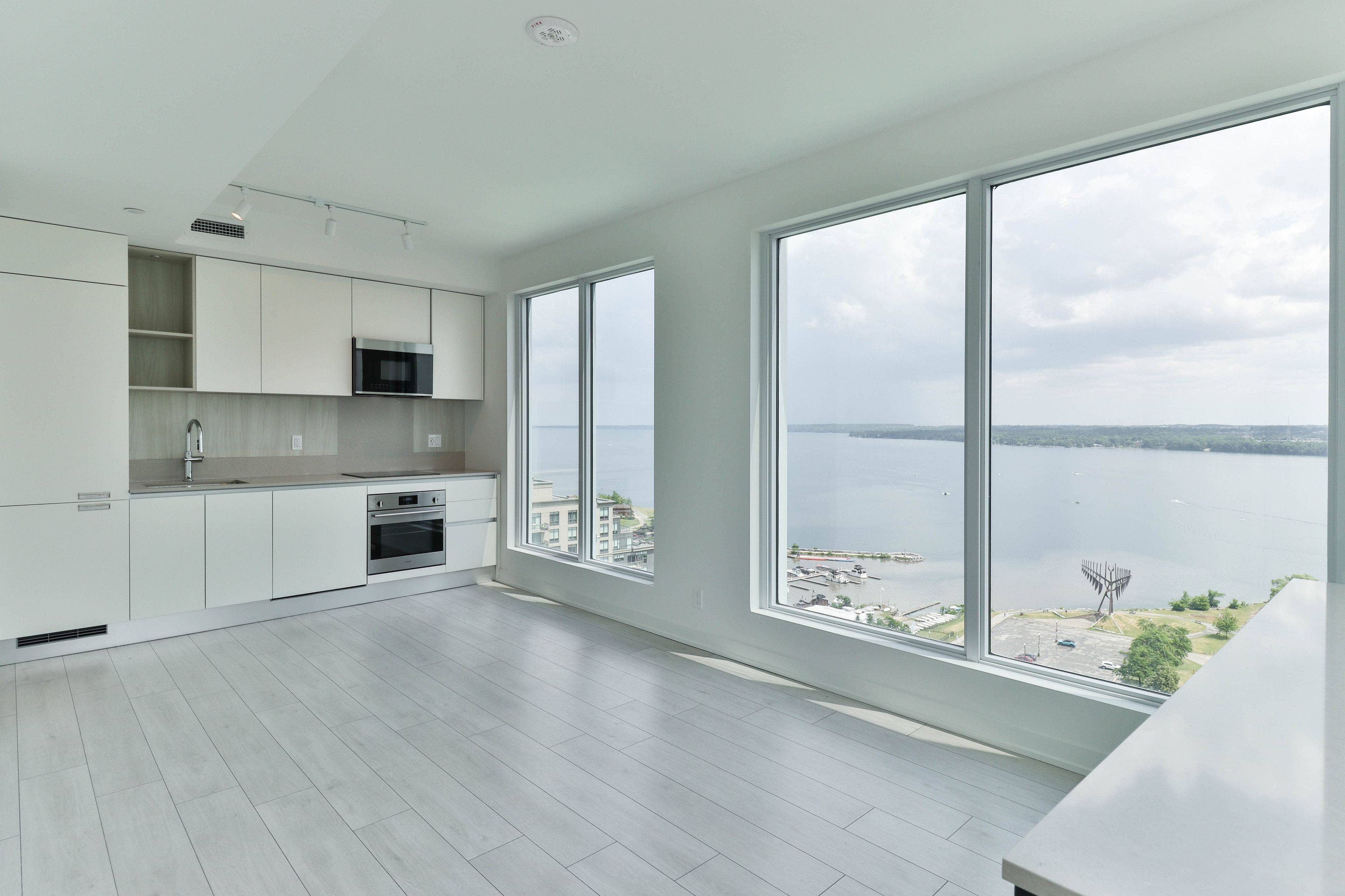 Barrie, ON L4N 1S9,39 Mary ST #1711