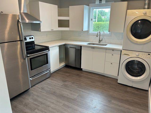Barrie, ON L4N 2P8,121 Cumberland ST