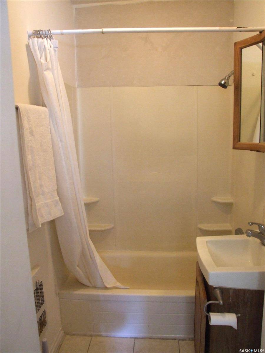 Fox Valley, SK S0N 0V0,150 2nd STREET E