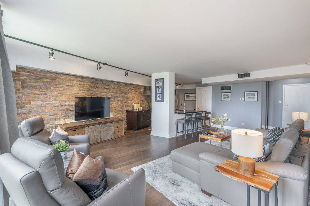 4235 Sherwoodtowne BLVD #705, Mississauga, ON L4Z 1W3