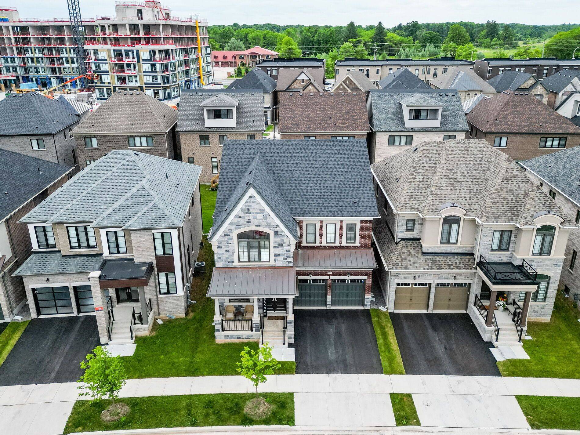 Oakville, ON L6M 5L4,1386 Queens Plate RD