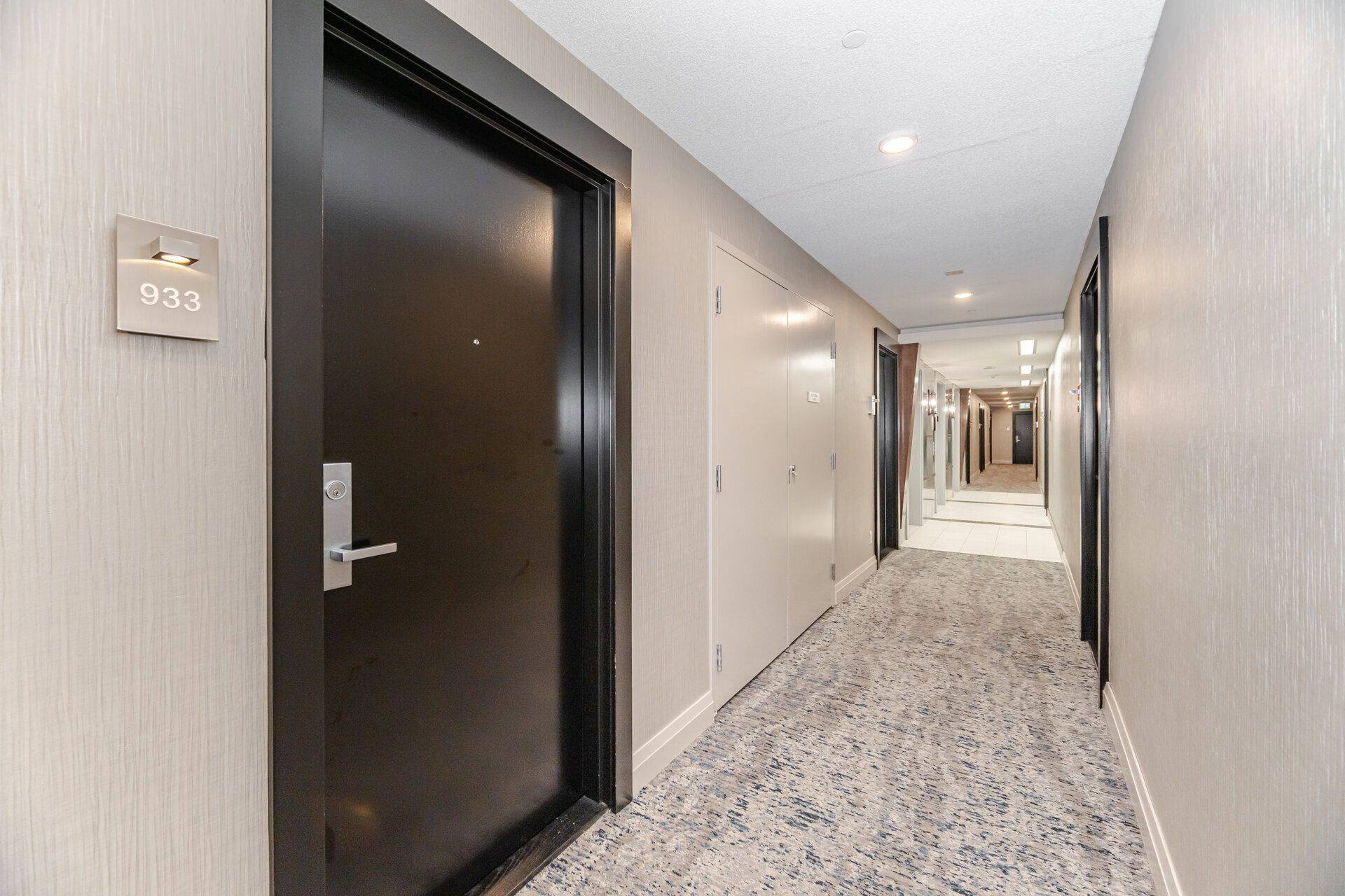 Toronto W06, ON M8Y 0B3,165 Legion RD N #933