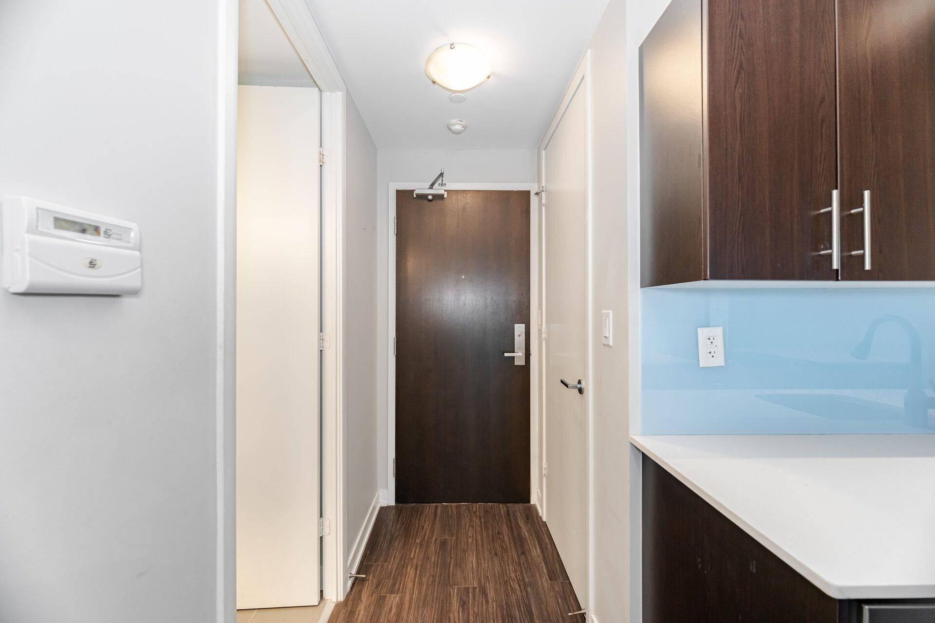 Toronto W06, ON M8Y 0B3,165 Legion RD N #933