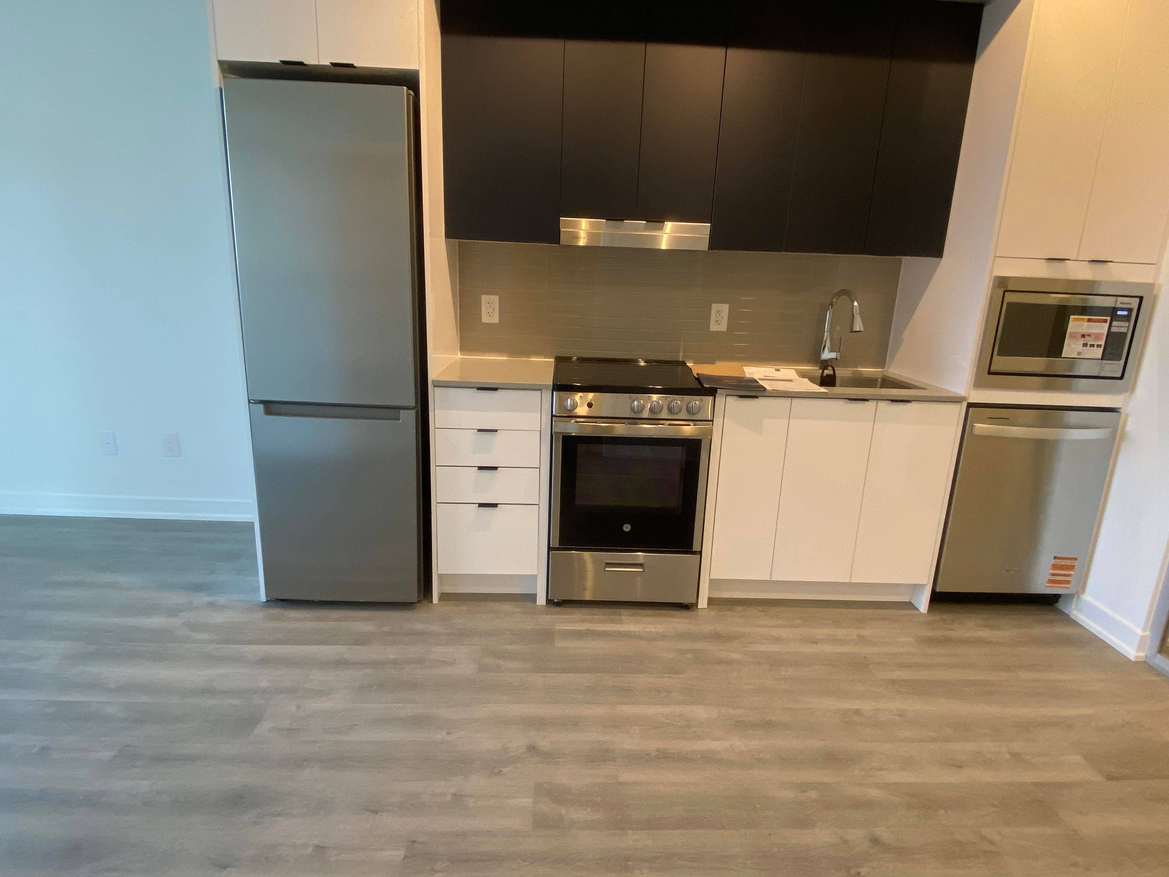 Mississauga, ON L4Z 3X7,5105 Hurontario ST #1706