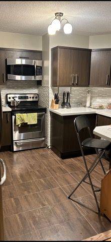 Toronto W10, ON M9V 5E7,61 Markbrook LN #811