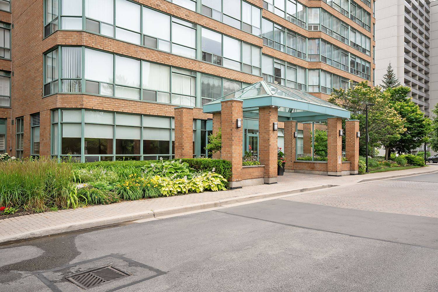 Burlington, ON L7S 2J9,1276 Maple Crossing BLVD #612