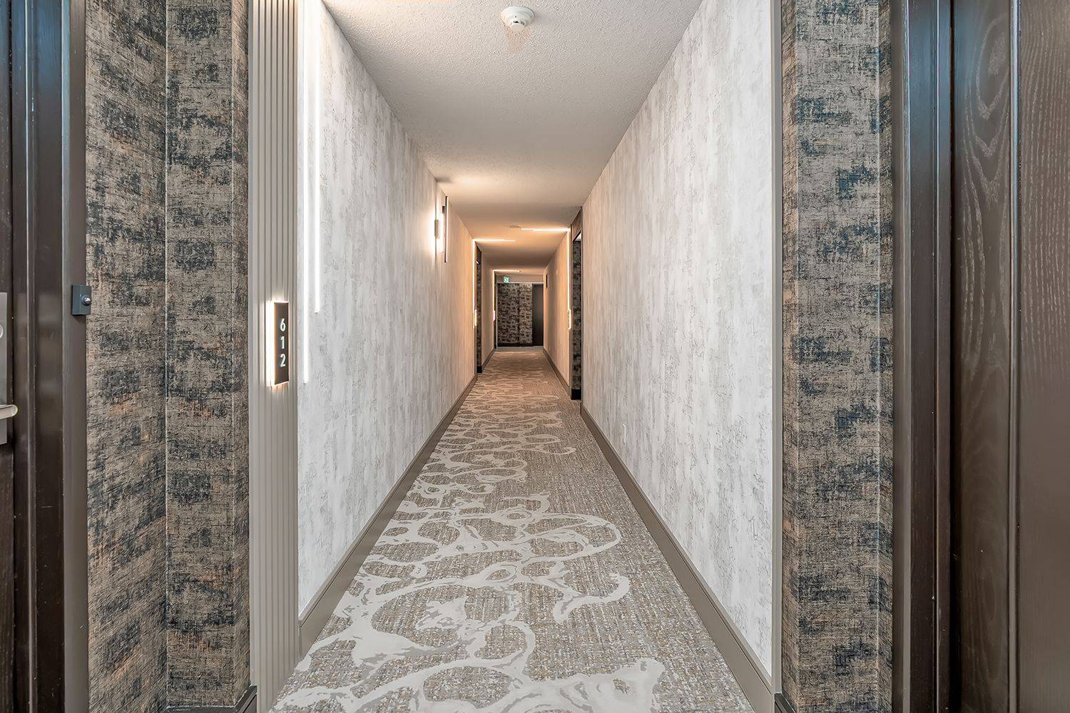 Burlington, ON L7S 2J9,1276 Maple Crossing BLVD #612