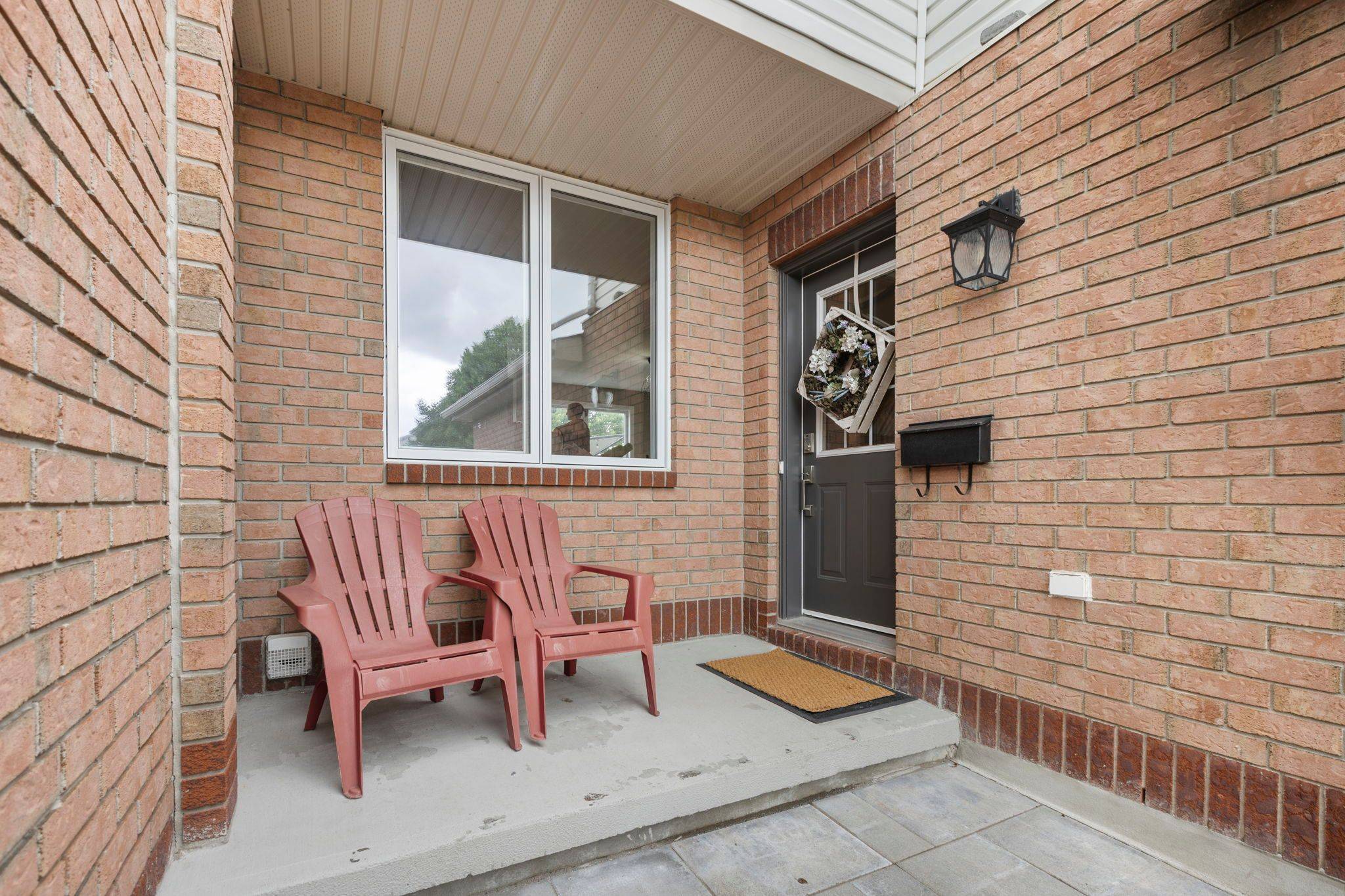 Kanata, ON K2V 1C5,225 Kincardine DR