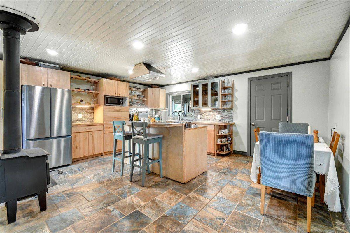 Madoc, ON K0K 1Y0,16983 Highway 62 N/A
