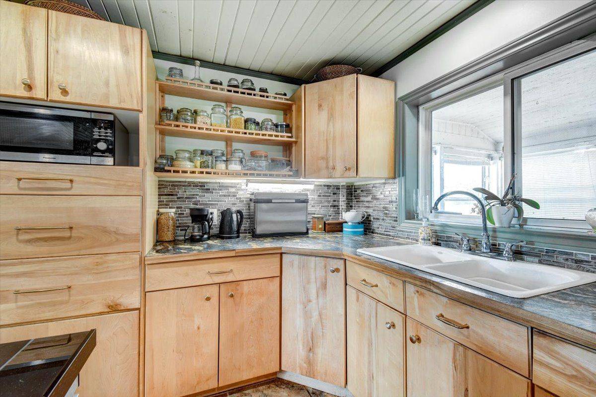 Madoc, ON K0K 1Y0,16983 Highway 62 N/A