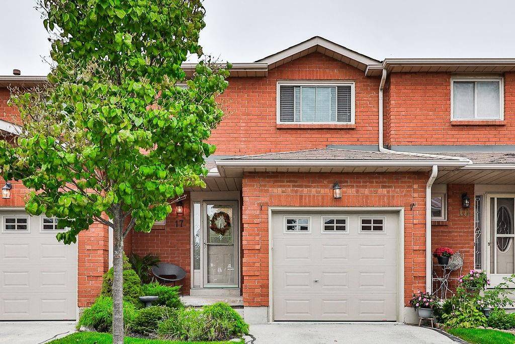 391 Stone Church RD E #17, Hamilton, ON L9B 2H2