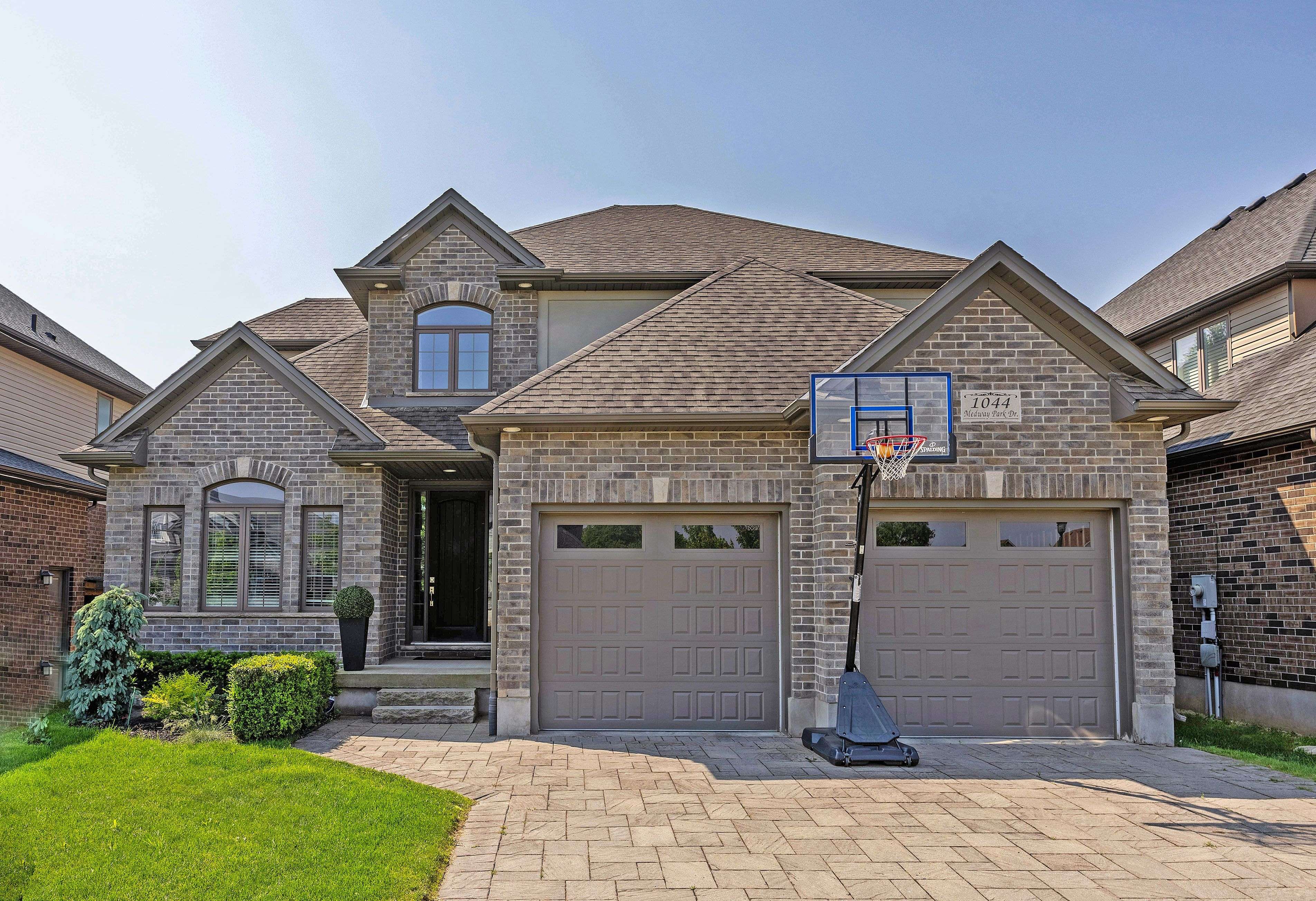 1044 Medway Park DR, London North, ON N6G 0E4