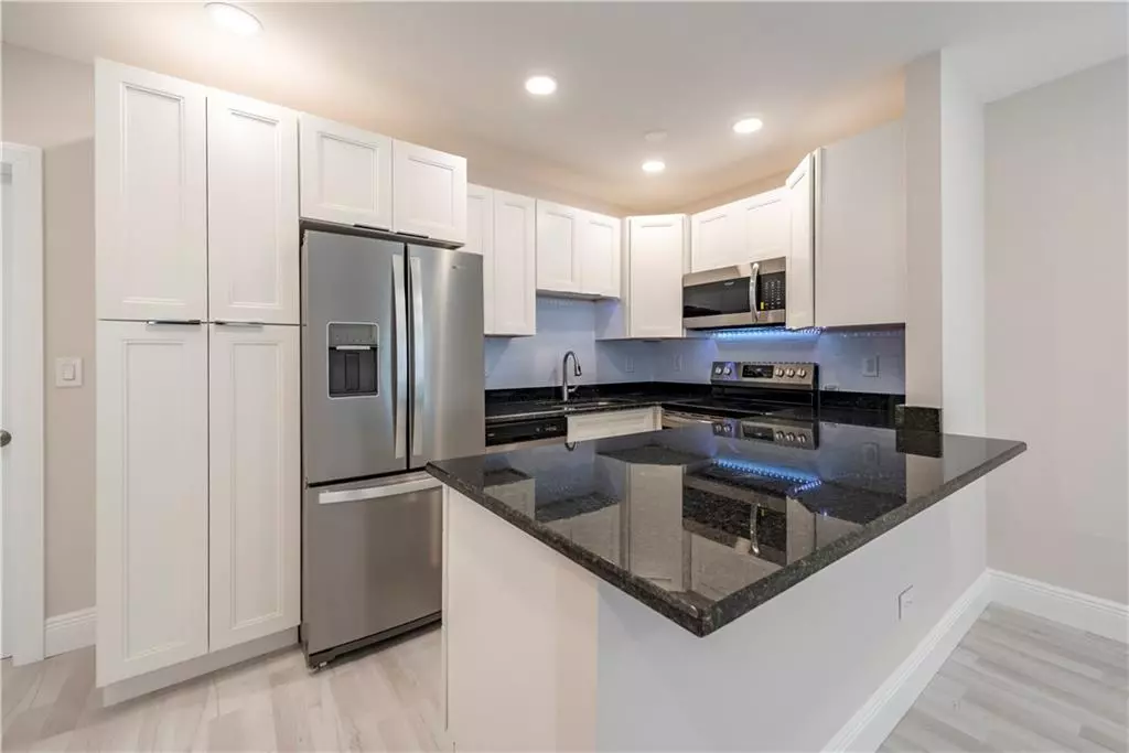 Fort Lauderdale, FL 33304,628 NE 8th Ave ##4
