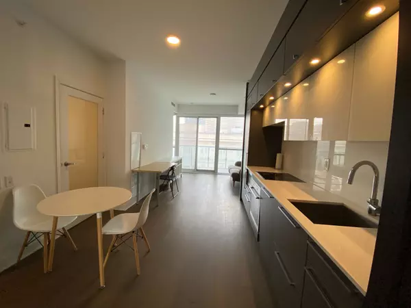 Toronto C01, ON M4Y 0B9,15 Grenville ST #1101