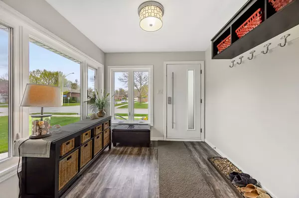 Midland, ON L4R 5A7,894 MONTREAL ST